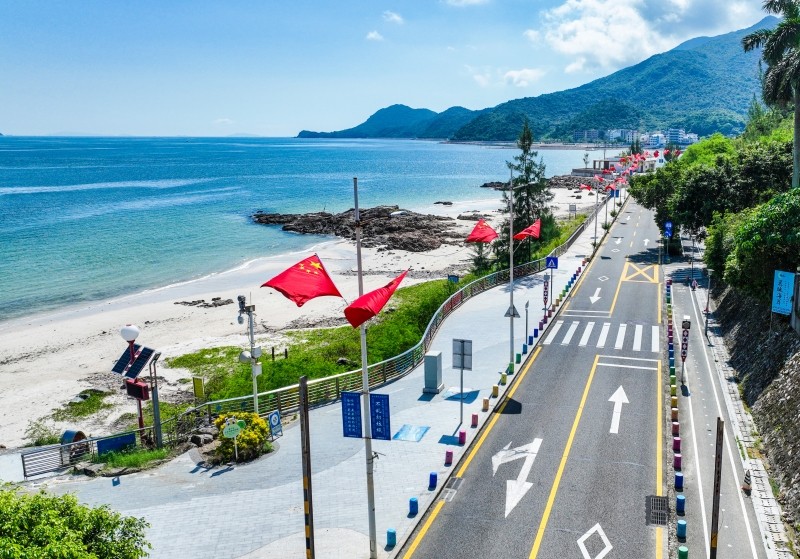 Cycle Through Yangmeikeng-shenzhen